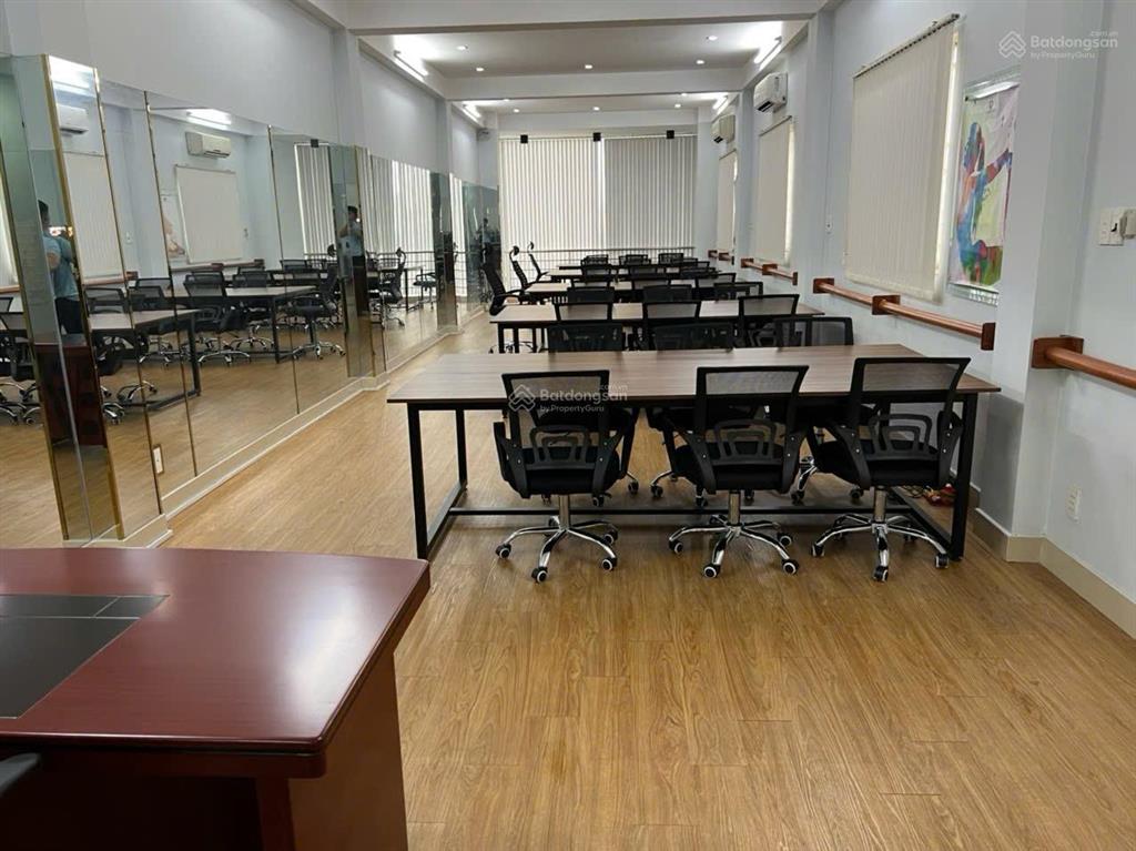 Cho thuê nhà mặt tiền phạm văn đồng phường 13 (cũ), 3 lầu, dt 92.4m2, giá 50 triệu/tháng