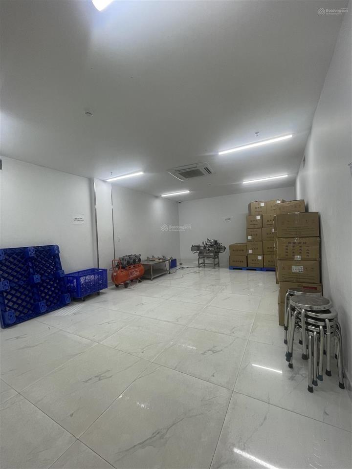 Nhà 207m2/5 tầng giá 18,3tỷ(8m x 26m) hđ thuê 70tr/th, hẻm 8m đ.lê văn quới, hẻm 1/ cách mt 100m.