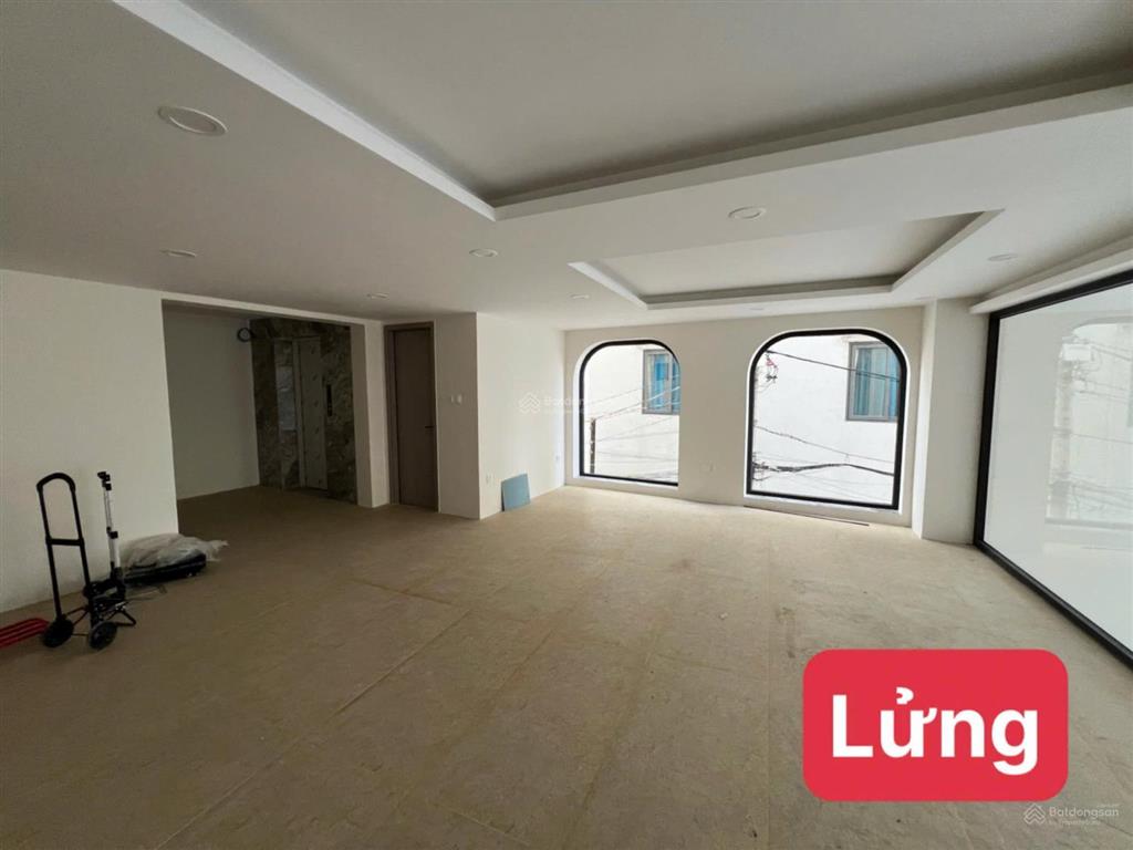 Cao ốc văn phòng 2 mặt tiền lê quang định 8 x 25m hầm 9 lầu sân thượng đang cho thuê 200tr/tháng