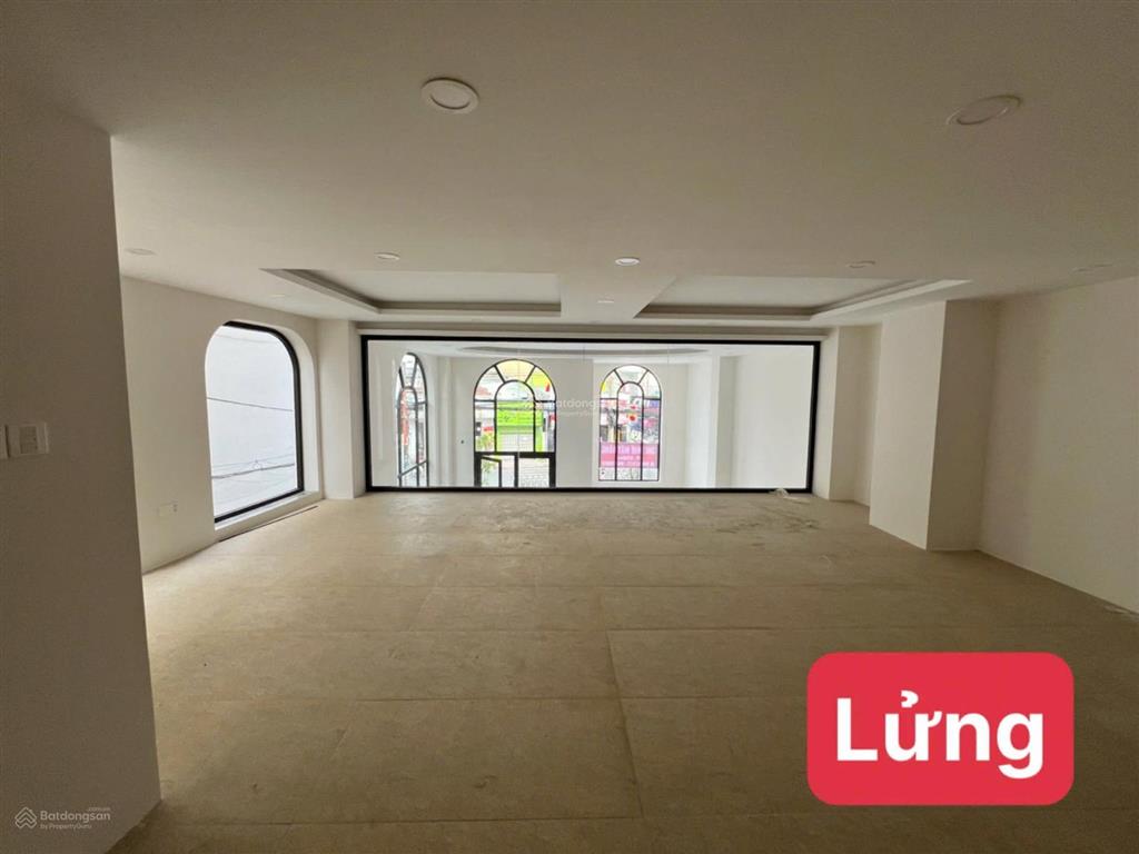 Cao ốc văn phòng 2 mặt tiền lê quang định 8 x 25m hầm 9 lầu sân thượng đang cho thuê 200tr/tháng