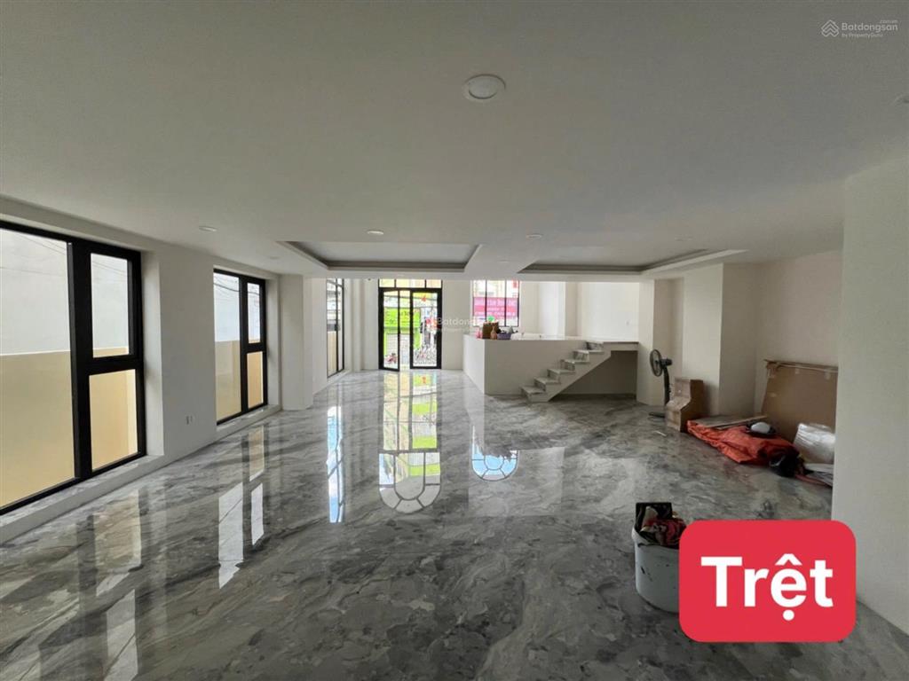 Cao ốc văn phòng 2 mặt tiền lê quang định 8 x 25m hầm 9 lầu sân thượng đang cho thuê 200tr/tháng