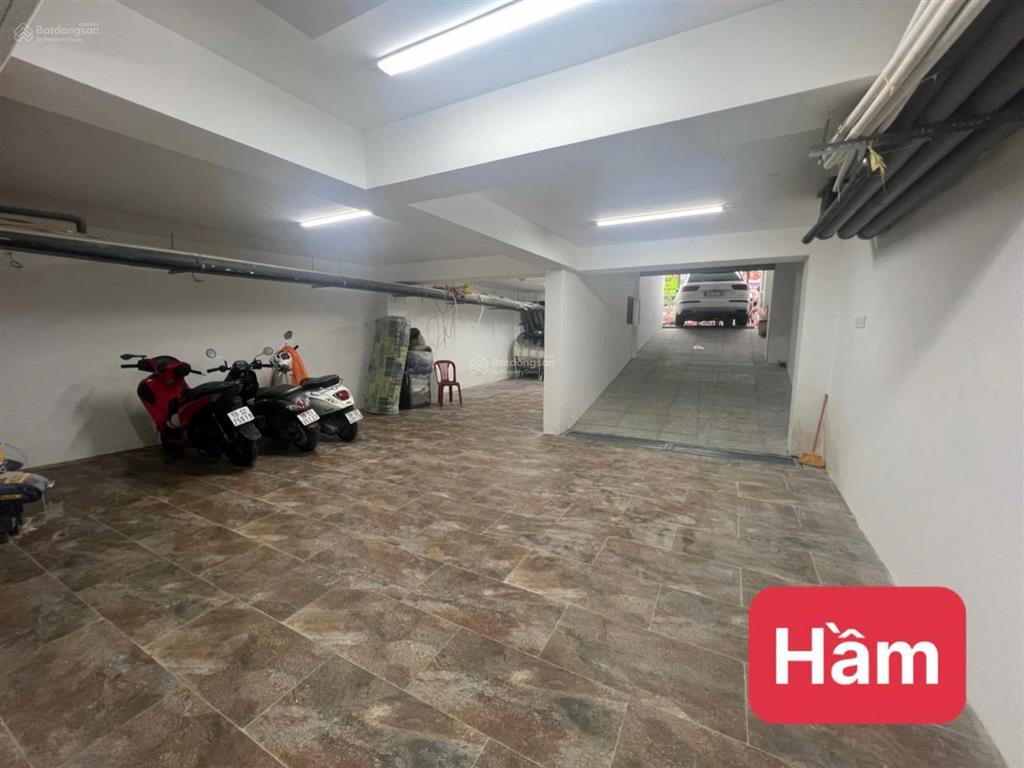 Cao ốc văn phòng 2 mặt tiền lê quang định 8 x 25m hầm 9 lầu sân thượng đang cho thuê 200tr/tháng