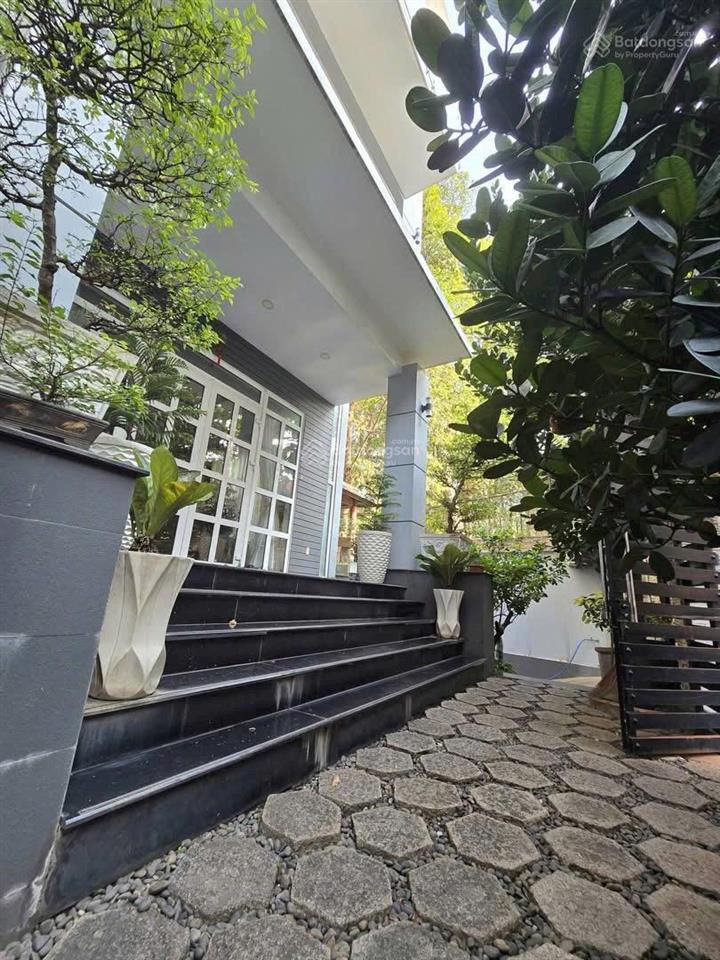 Biệt thự khu bảo vệ 24/7 phổ quang 274m2 đất 13x22m 4 lầu sang xịn