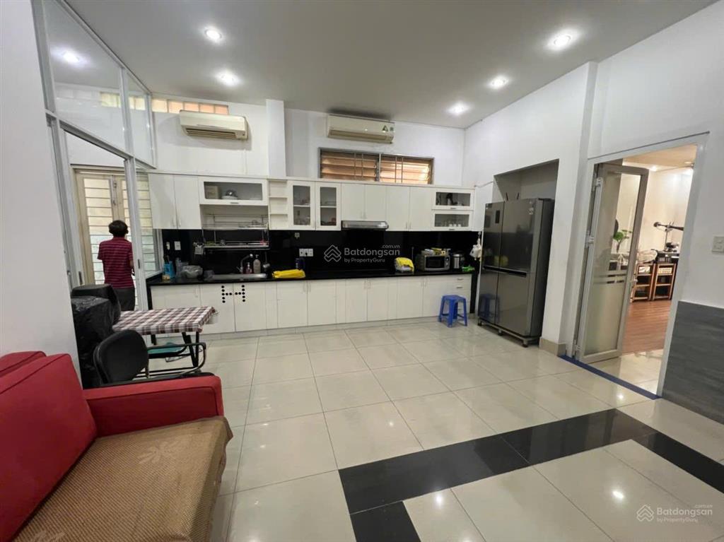 Nhà đẹp thích quảng đức hẻm 166 hẻm nhựa 1 sẹc 6.7x17m 3 lầu chỉ 17.9 tỷ