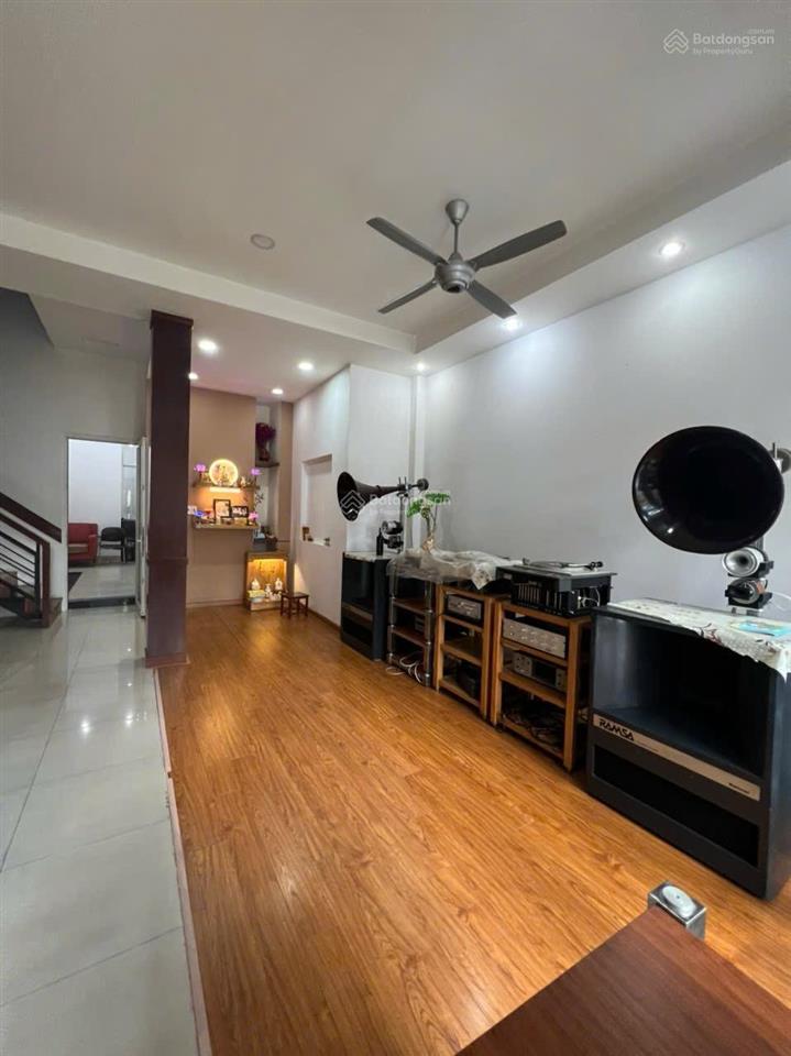 Nhà đẹp thích quảng đức hẻm 166 hẻm nhựa 1 sẹc 6.7x17m 3 lầu chỉ 17.9 tỷ