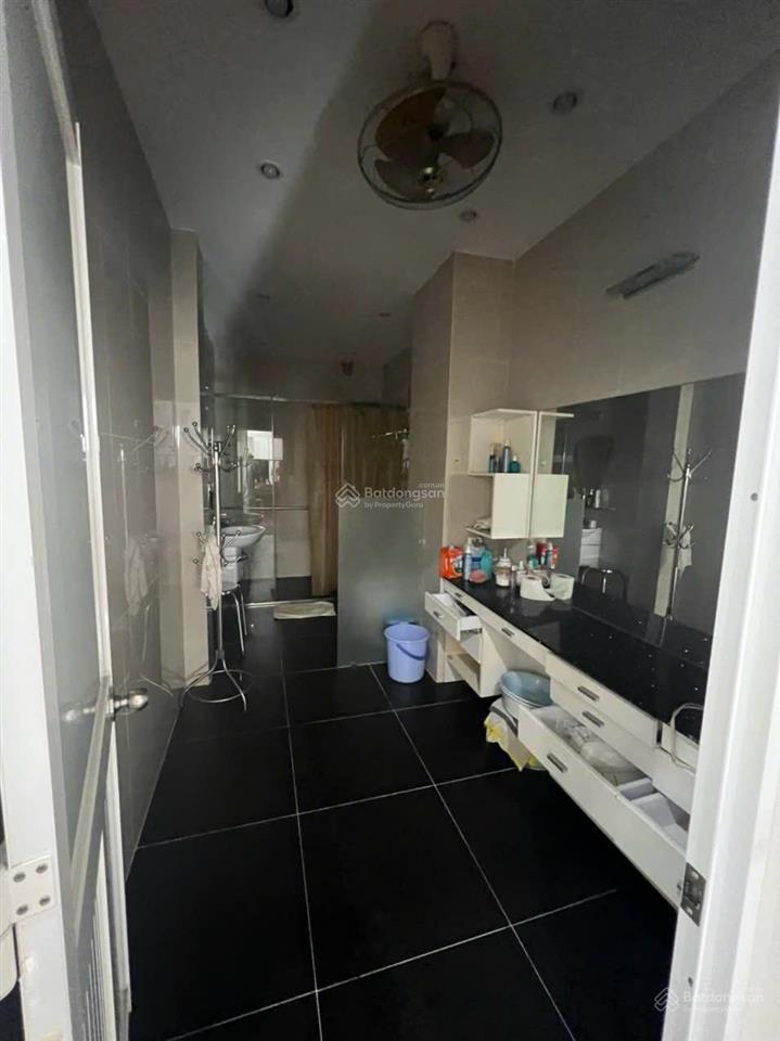 Nhà đẹp thích quảng đức hẻm 166 hẻm nhựa 1 sẹc 6.7x17m 3 lầu chỉ 17.9 tỷ