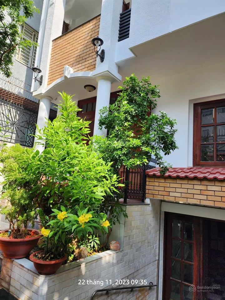 Bán biệt thự mặt tiền hoa đào 8 x 18m hầm 3 lầu 55 tỷ