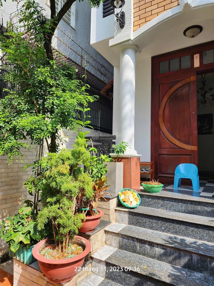 Bán biệt thự mặt tiền hoa đào 8 x 18m hầm 3 lầu 55 tỷ