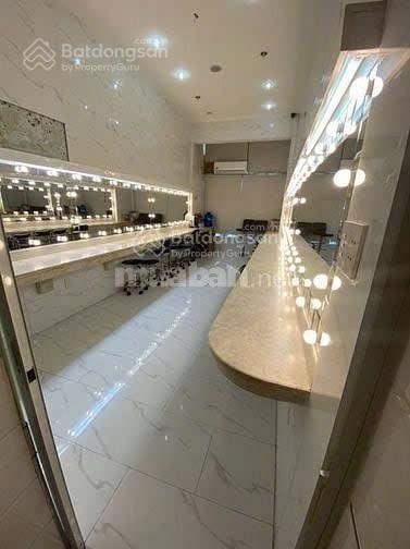 Mặt tiền huỳnh văn bánh 4 lầu đang cho thuê 23tr/tháng chỉ 10,5 tỷ