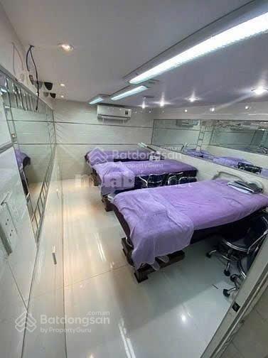 Mặt tiền huỳnh văn bánh 4 lầu đang cho thuê 23tr/tháng chỉ 10,5 tỷ