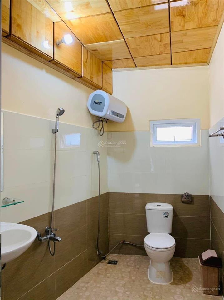 Bán khách sạn vị trí super vip trung tâm đà lạt, view trực diện hồ xuân hương