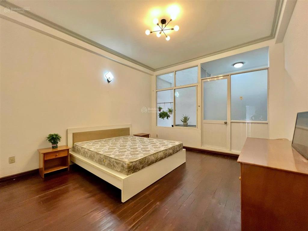 Cc bán nhà hẻm 97/ phan đăng lưu quận phú nhuận dt 6 x 8m dtcn 44,5m2 k/c trệt 2 lầu st giá 9,9 tỷ