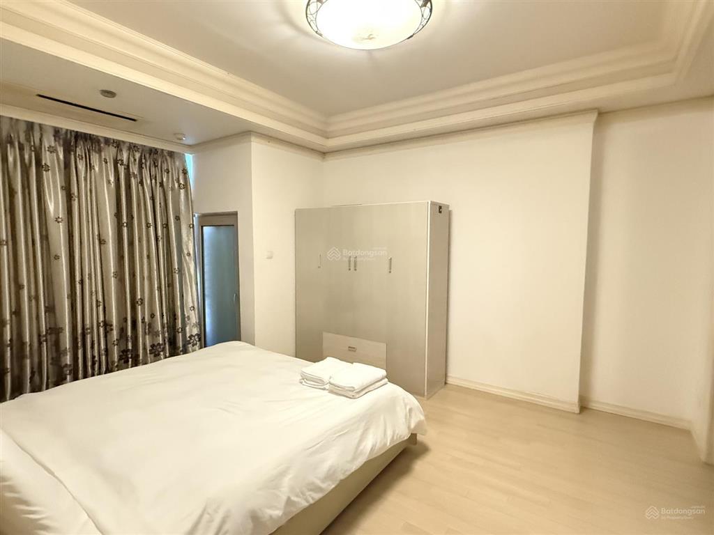 Cần bán gấp căn hộ cantavil hoàn cầu dt 120m2, 3pn lầu cao view landmark, giá 10. tỉ.  0932 055 ***