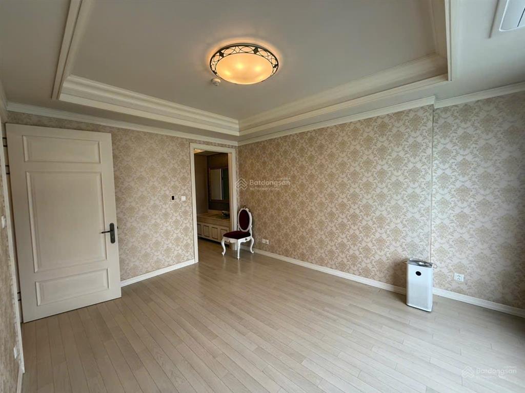 Cho thuê cantavil hoàn cầu, dt 138m2 3pn & 2wc giá 23 tr/tháng. 0932 055 ***