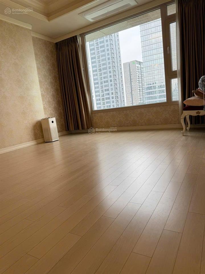 Cho thuê cantavil hoàn cầu, dt 138m2 3pn & 2wc giá 23 tr/tháng. 0932 055 ***