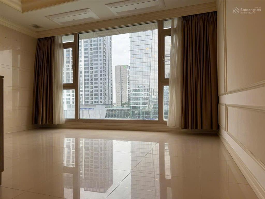 Cho thuê cantavil hoàn cầu, dt 138m2 3pn & 2wc giá 23 tr/tháng. 0932 055 ***