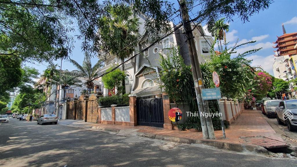 Hàng hiềm có  diện tích 300m2  khu 299 đường lý thường kiệt  giá bán chỉ 43 tỷ