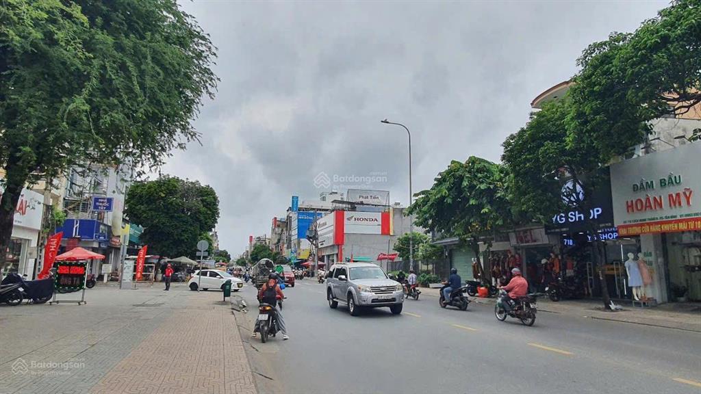 Hạ giá bán gấp  mặt tiền kinh doanh đường cách mạng tháng 8 giá chỉ 23.5 tỷ