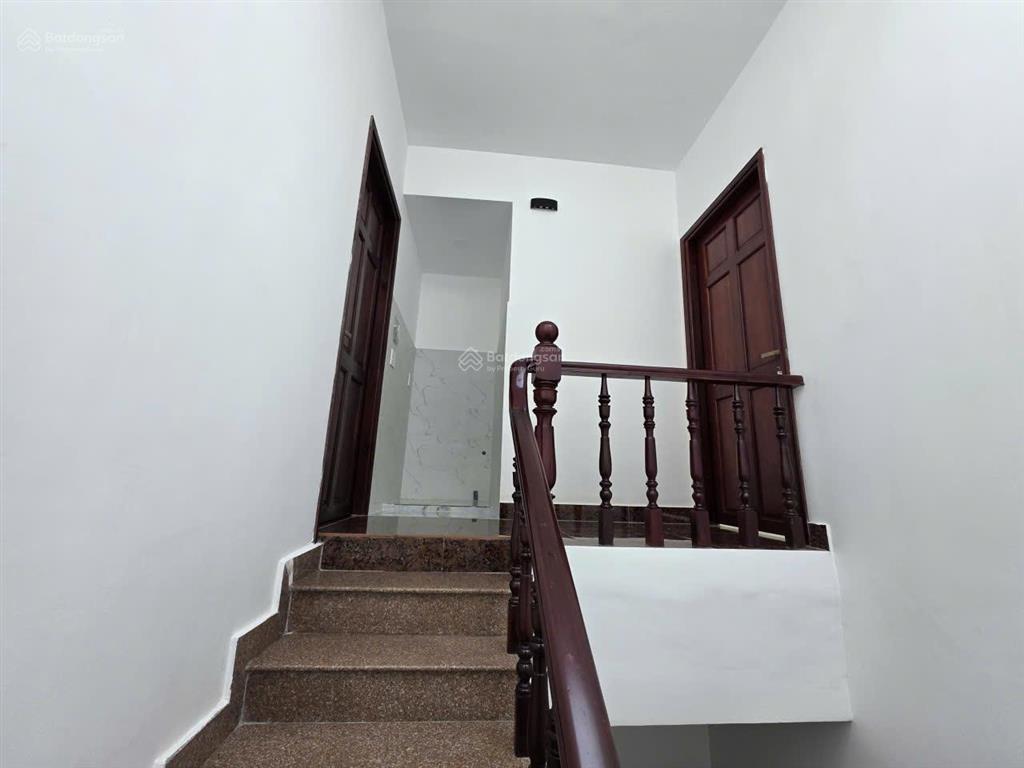 Giảm giá bán gấp hẻm 740 sư vạn hạnh quận 10 diện tích 5,3m x 10m 3 lầu mới giá về 16,9 tỷ