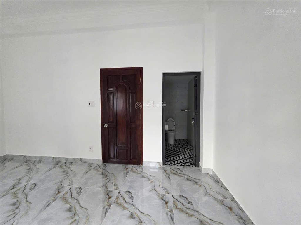 Giảm giá bán gấp hẻm 740 sư vạn hạnh quận 10 diện tích 5,3m x 10m 3 lầu mới giá về 16,9 tỷ