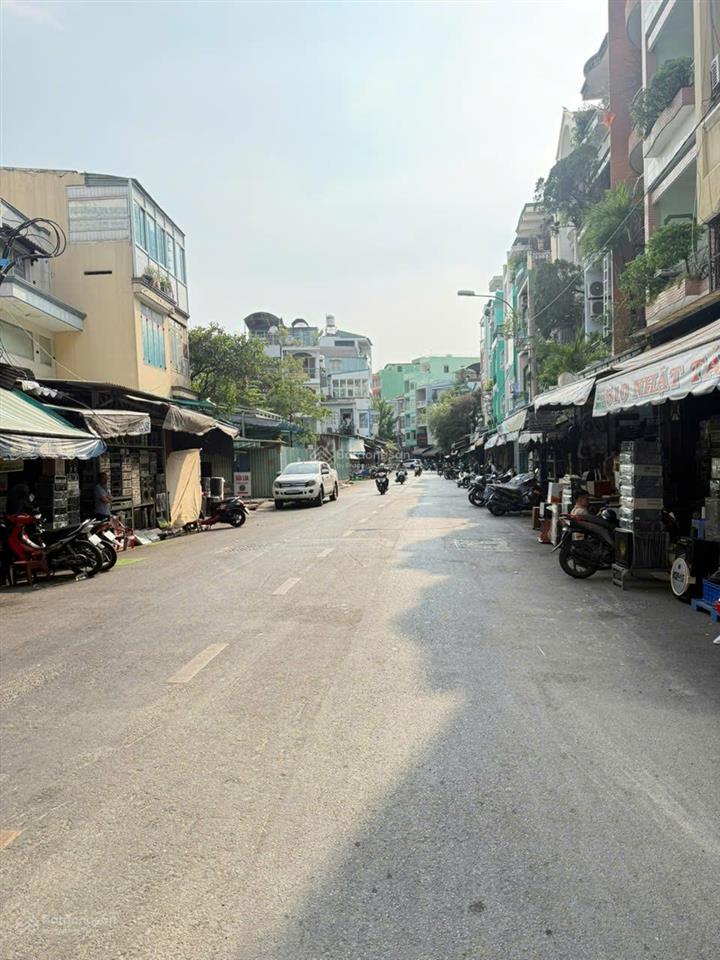 Bán nhà mặt tiền nhật tảo quận 11 4 tầng thang máy vị trí kinh doanh đẹp
