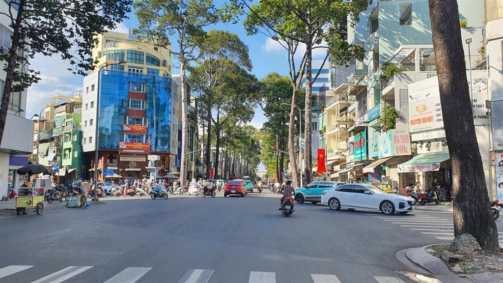 Giá tốt  mt sư vạn hạnh quận 5. dt 4 x 27m. ngay an đông plaza. giá chỉ 32 tỷ