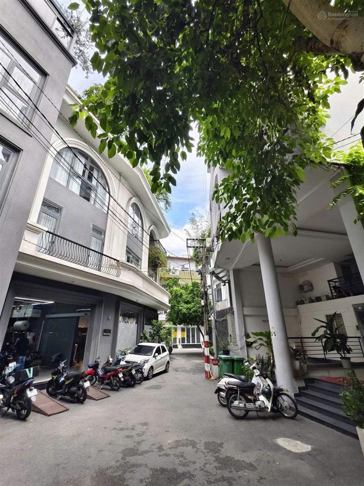 Bán tòa nhà căn hộ dịch vụ  hầm 6 tầng  doanh thu 250 triệu  giá bán 50 tỷ