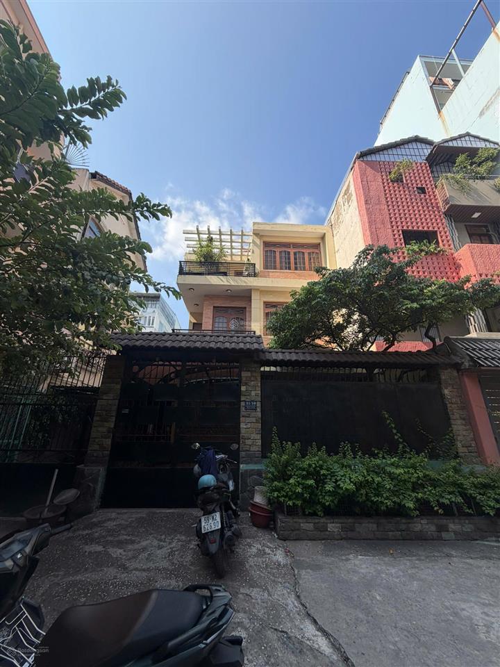 Quỹ đất hiếm gần 200m2  mặt tiền rộng 9.5m  trung tâm quận 11  giá chỉ còn 18.9 tỷ