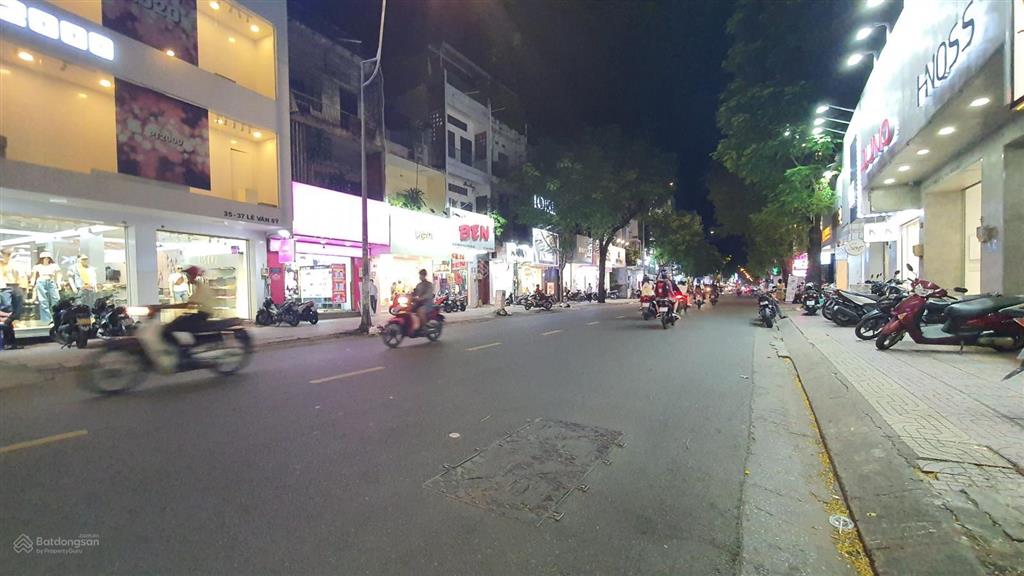Chỉ có 230 triệu/m2 cho căn nhà mặt tiền đoạn đẹp đường lê văn sỹ quận 3