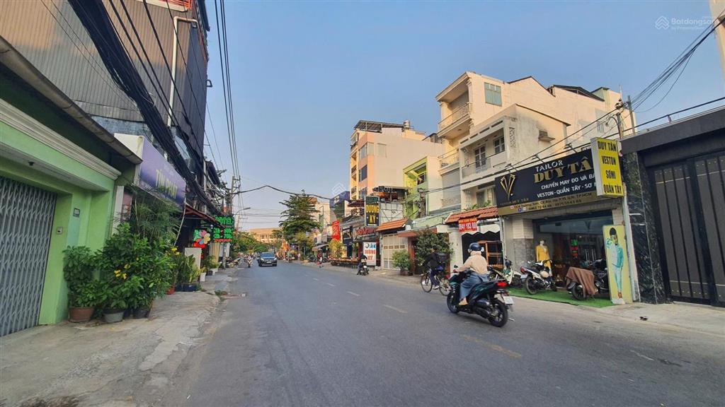 Mặt tiền trường sơn quận 10  dt 4 x 28m hđt 28tr/tháng  giá 23 tỷ