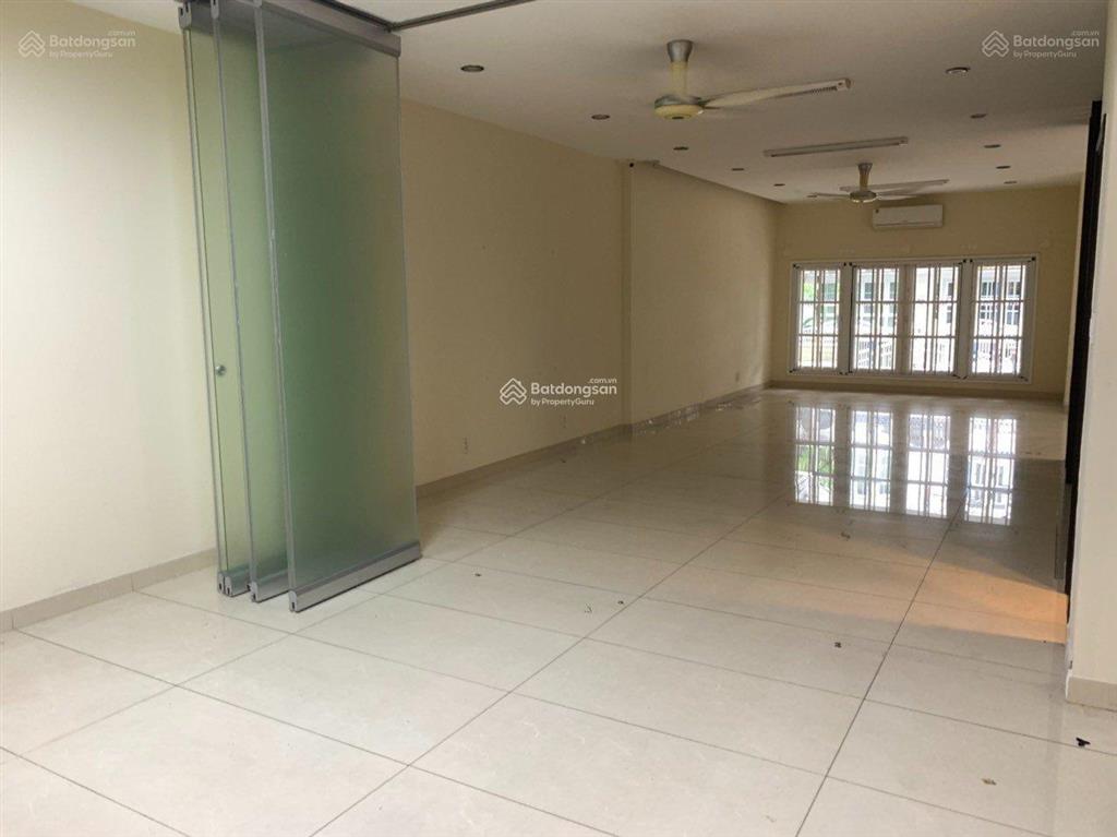 Cho thuê gấp căn villa saigon pearl, thích hợp để làm văn phòng, giá 90 tr/th,  0913 212 ***