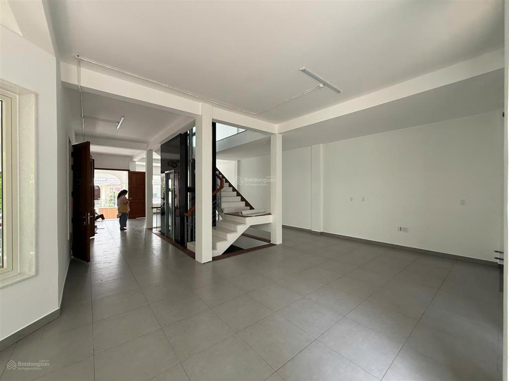 Cho thuê villa saigon pearl, diện tích 800m2, giá 135 triệu/tháng,  0913 212 ***