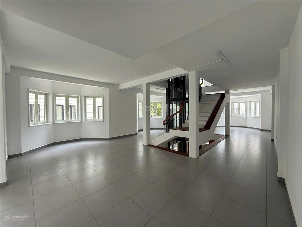Cho thuê villa saigon pearl, diện tích 800m2, giá 135 triệu/tháng,  0913 212 ***