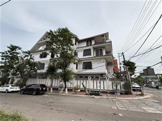 Cho thuê dài hạn tòa nhà 2 mặt tiền (40m), 350m² đất, 4 tầng, 1000 m² sàn gần cảng quy nhơn