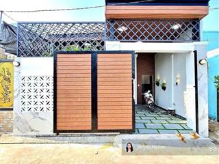 Nhà vườn đẹpgiá rẻ nhất khu vựcchỉ hơn 5tỷ đào tông nguyên nhà bè xe hơi đậu sân dt 105m2