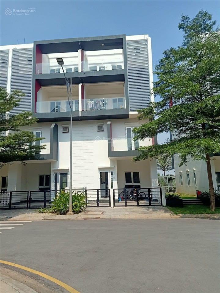 Bán biệt thự view sông 2 mặt tiền valencia kdc tân cảng, dt 108m2 giá rẻ chỉ 7tỷ600.  0909 519 ***
