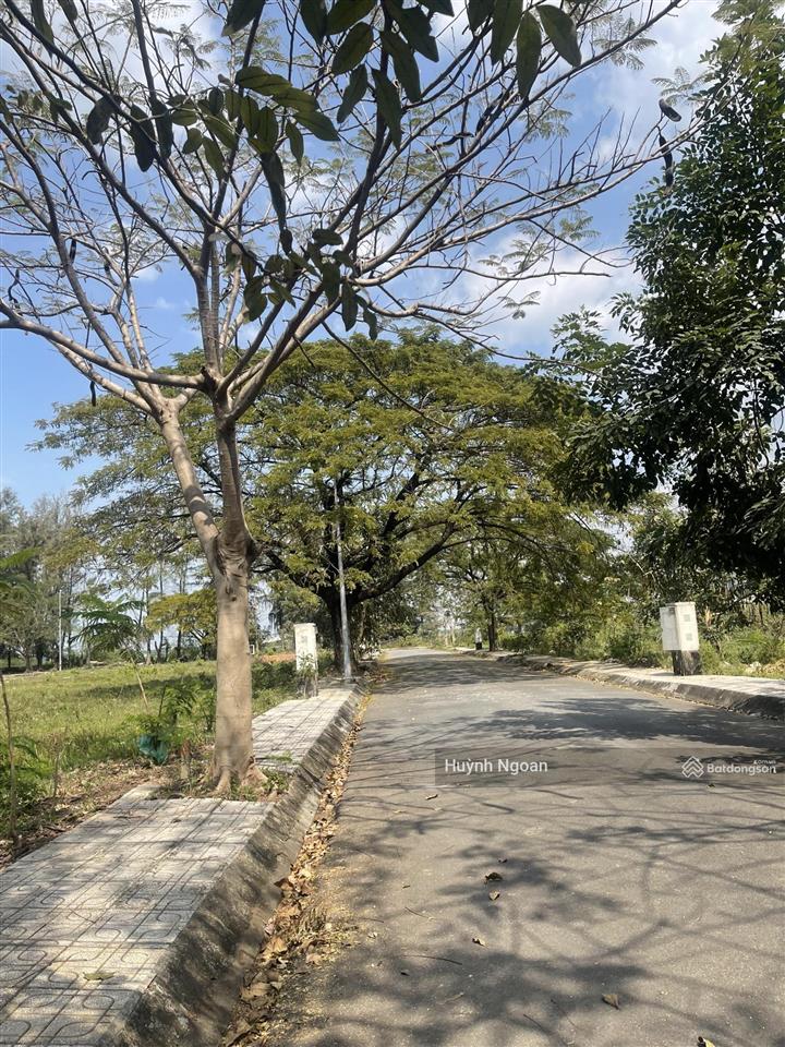Bán đất nền biệt thự xây tự do kdc view sông thoáng mát dt 200m2 giá chỉ 8tỷ,  0909 519 ***