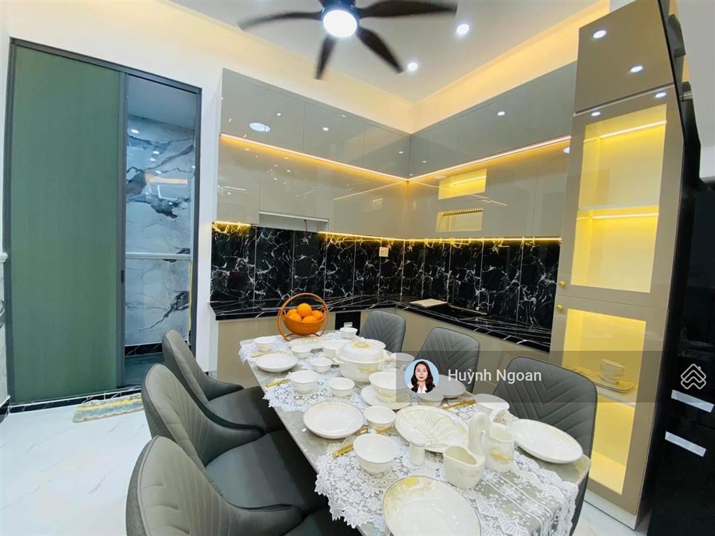 Bán nhà mới hoàn thiện hẻm 2174 huỳnh tấn pháttt nhà bè dt 52m2 giá chỉ 6tỷ350triệu. 0909 519 ***