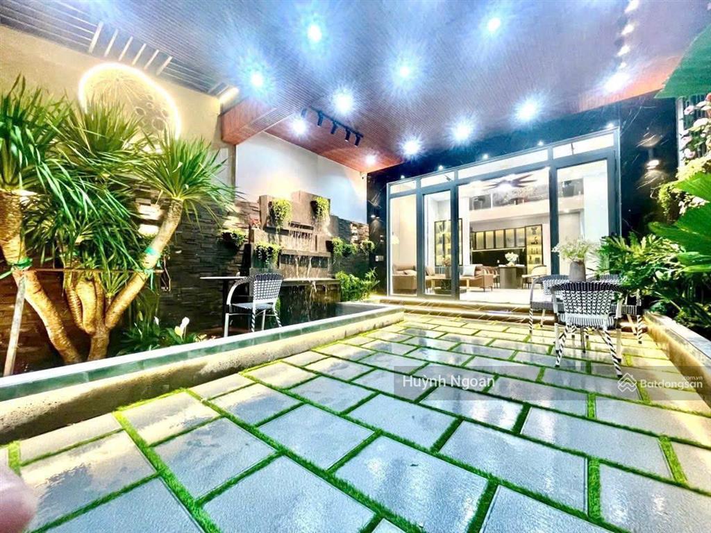Bán nhà vườn full nội thất tuyệt đẹp dt 121m2 giá chỉ 7tỷ265 liền kề quận 7.  0909 519 ***
