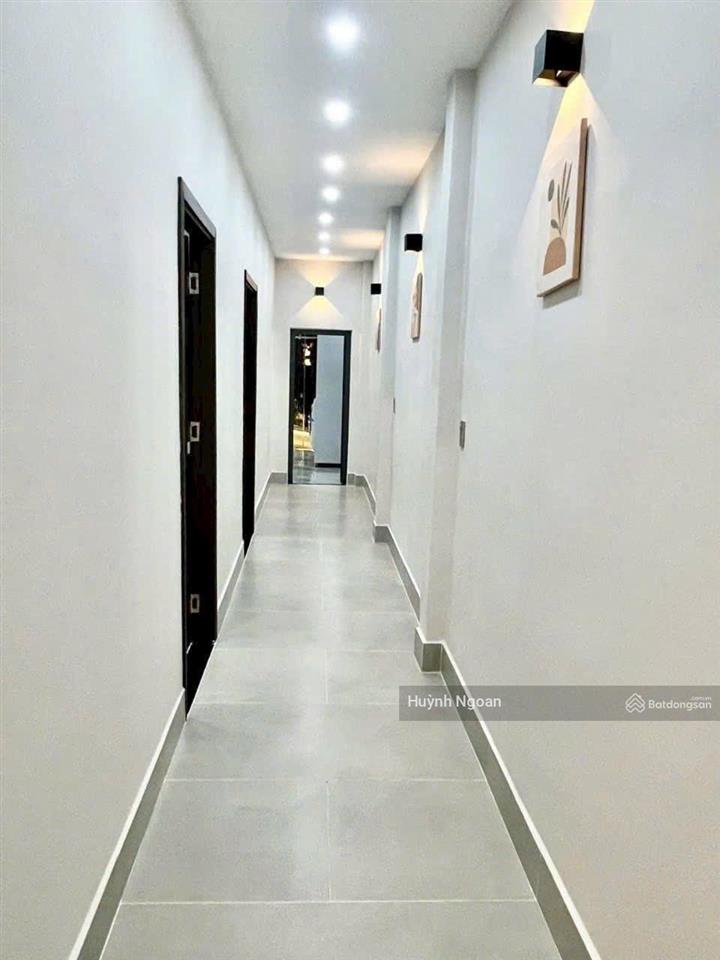 Bán nhà vườn full nội thất tuyệt đẹp dt 121m2 giá chỉ 7tỷ265 liền kề quận 7.  0909 519 ***