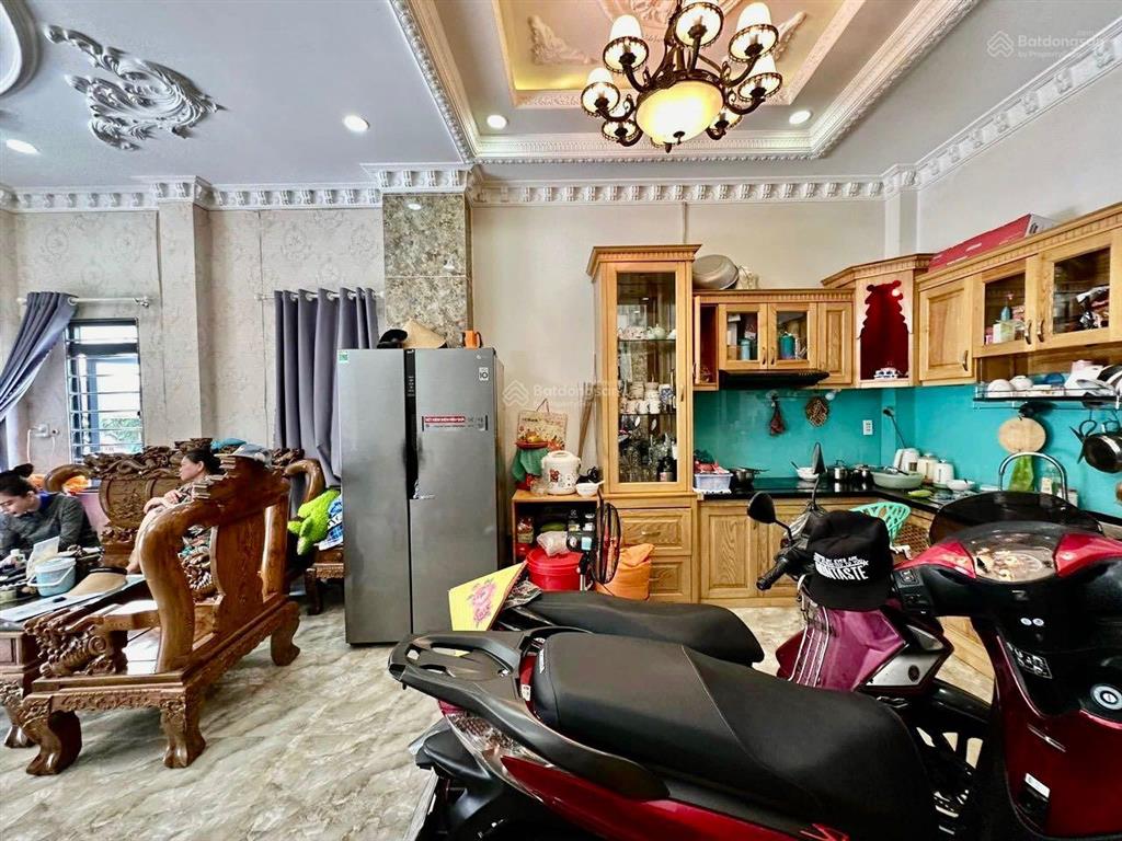 Bán nhà hẻm ôtô 2177 huỳnh tấn phát thị trấn nhà bè dt 52m2 giá 7tỷ full nội thất.  0909 519 ***