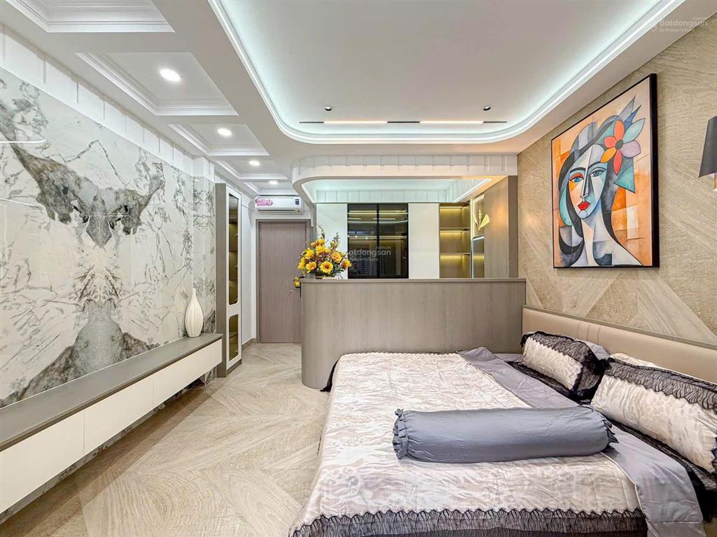 Bán nhà mặt phố đường lâm văn bền 4tầng có thang máy dt 64m2 giá chỉ 17tỷ900 tiện ở và kinh doanh