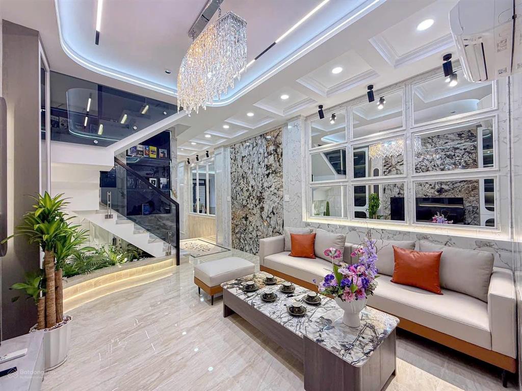 Bán nhà mặt phố đường lâm văn bền 4tầng có thang máy dt 64m2 giá chỉ 17tỷ900 tiện ở và kinh doanh