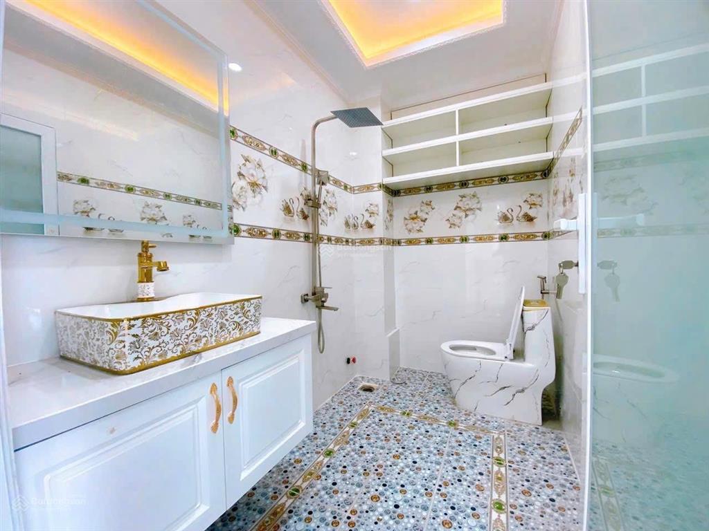 Bán biệt thự cổ điển vàng hẻm xe hơi đào tông nguyên nhà bè  gara xe hơi  dt 95m2.  0909 519 ***