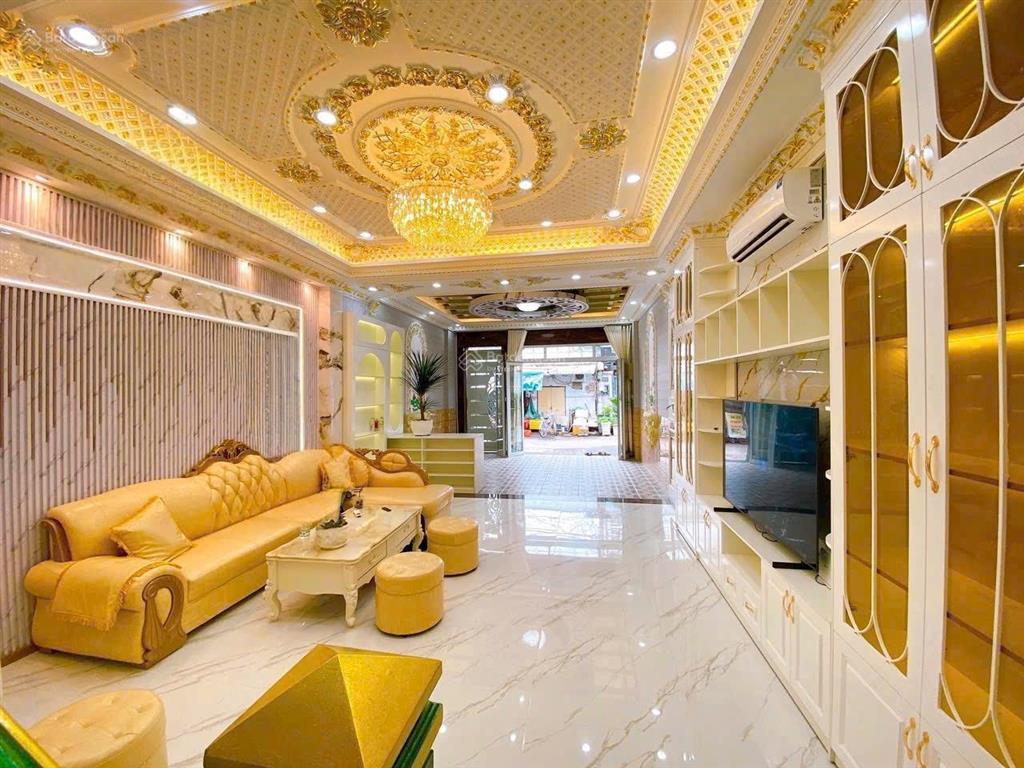 Bán biệt thự cổ điển vàng hẻm xe hơi đào tông nguyên nhà bè  gara xe hơi  dt 95m2.  0909 519 ***