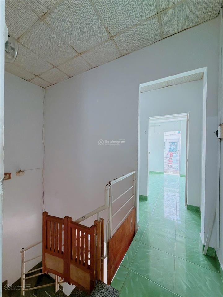 Bán nhà ngay trường đh marketing dt 39m2 giá ch 3tỷ680triệu mua ở cho thuê giá rẻ. 0909 519 ***