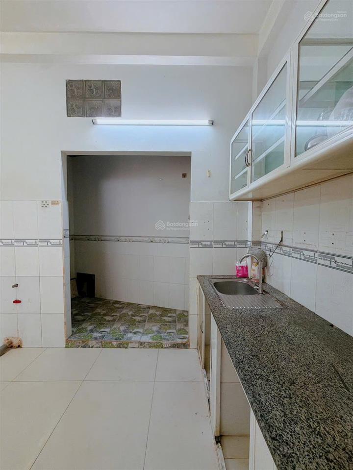 Bán nhà ngay trường đh marketing dt 39m2 giá ch 3tỷ680triệu mua ở cho thuê giá rẻ. 0909 519 ***