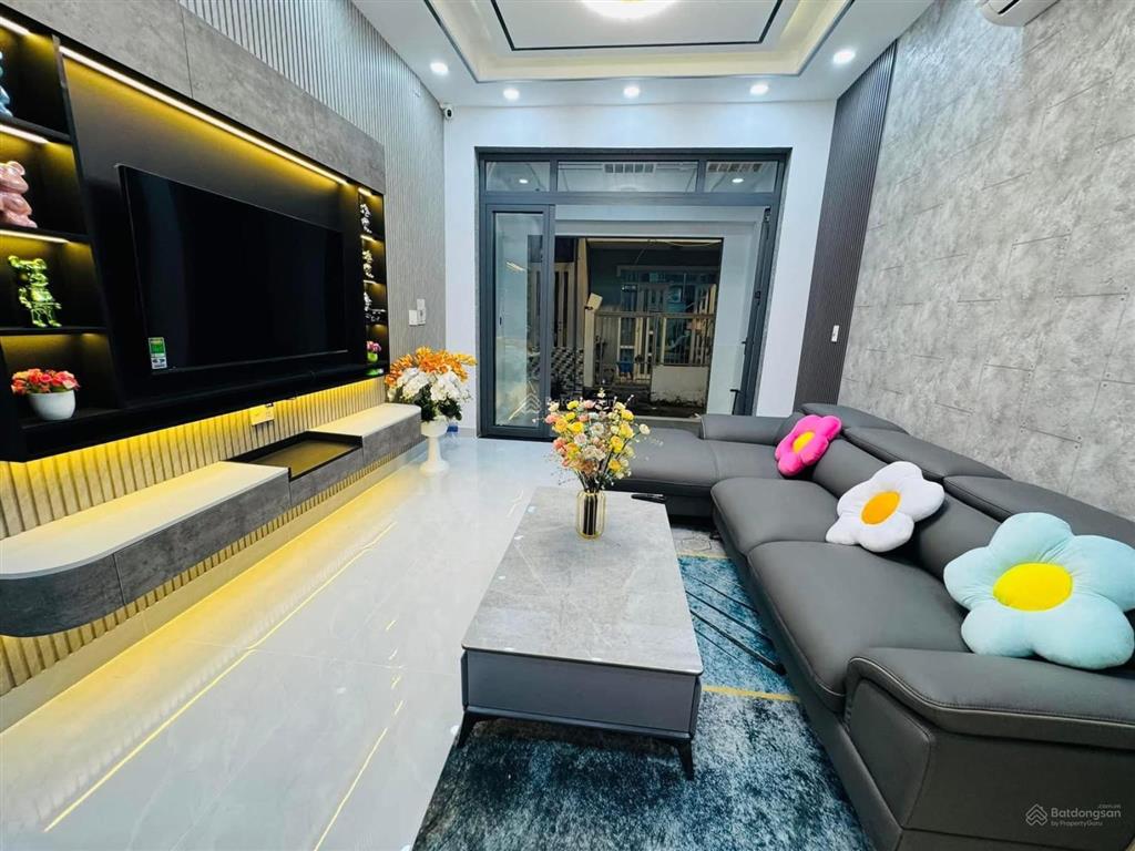 Bán nhà đường chuyên dùng 9 thông ra hẻm 1627 huỳnh tấn phát quận 7 full nội thất.  0788 911 ***