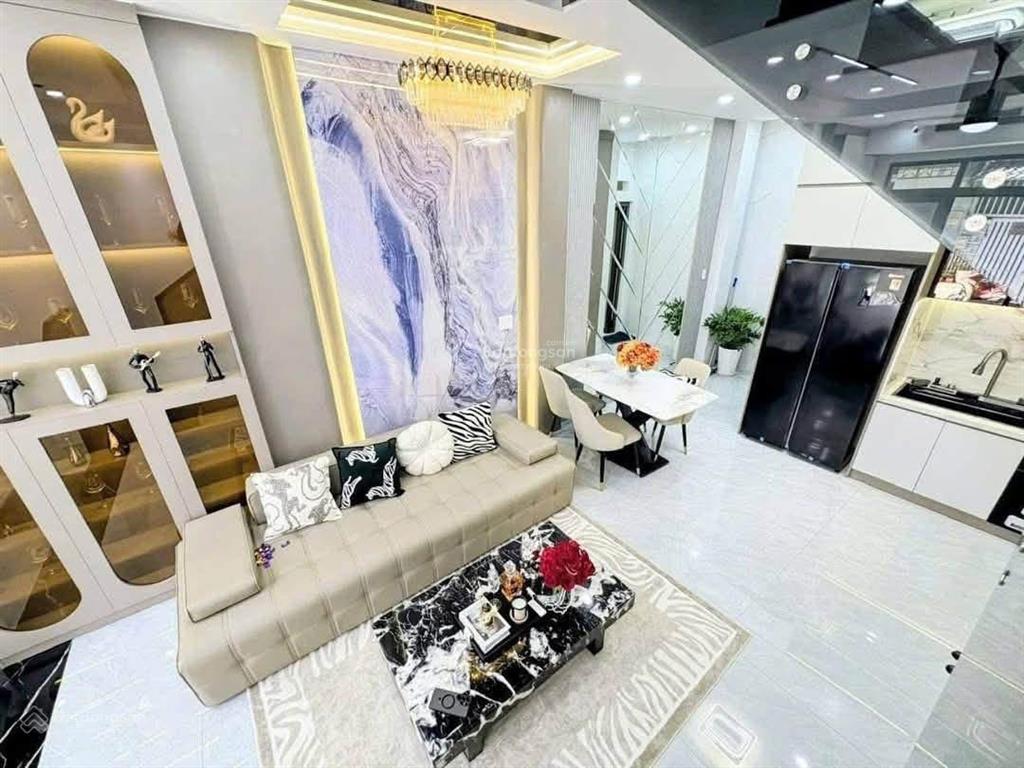 Bán nhà mặt tiền hẻm đào tông nguyên tt nhà bè 3lầu full nội thất dt 52m2 giá 7tỷ550. 0788 911 ***