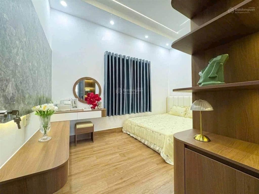 Bán nhà mặt tiền hẻm đào tông nguyên tt nhà bè 3lầu full nội thất dt 52m2 giá 7tỷ550. 0788 911 ***